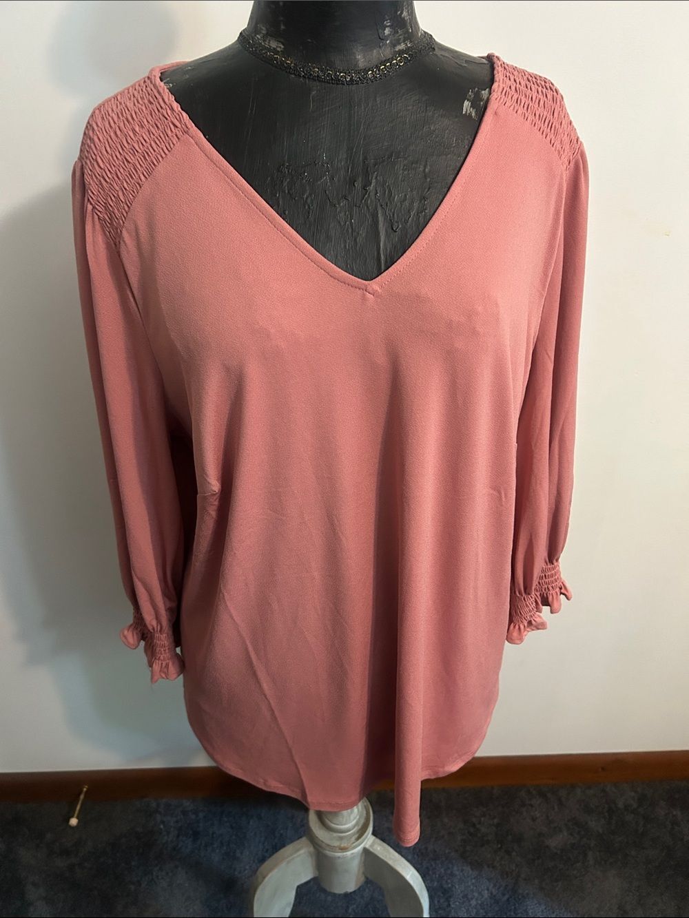 Adrianna Papell Womens Dusty Rose V-Neck Long Sleeve Top